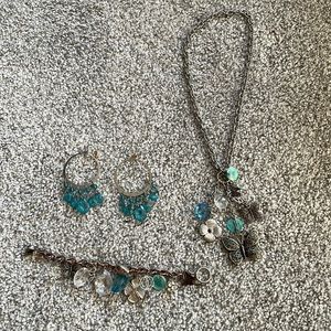 Jewelry set by guess
